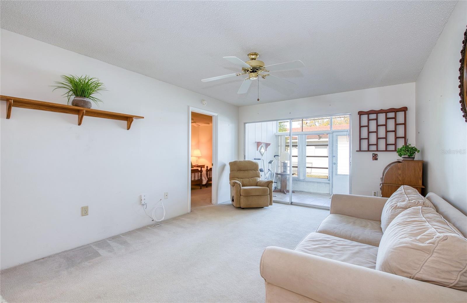 Image 6 of 21 For 13811 Mission Oaks Boulevard E