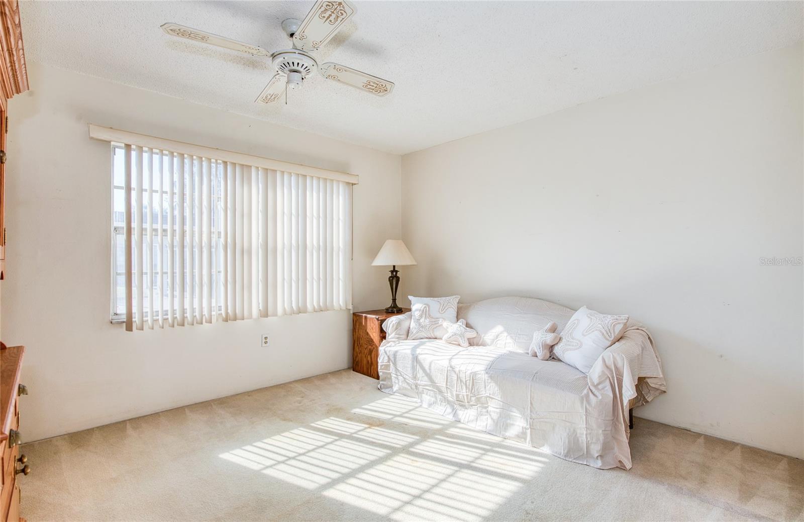 Image 8 of 21 For 13811 Mission Oaks Boulevard E