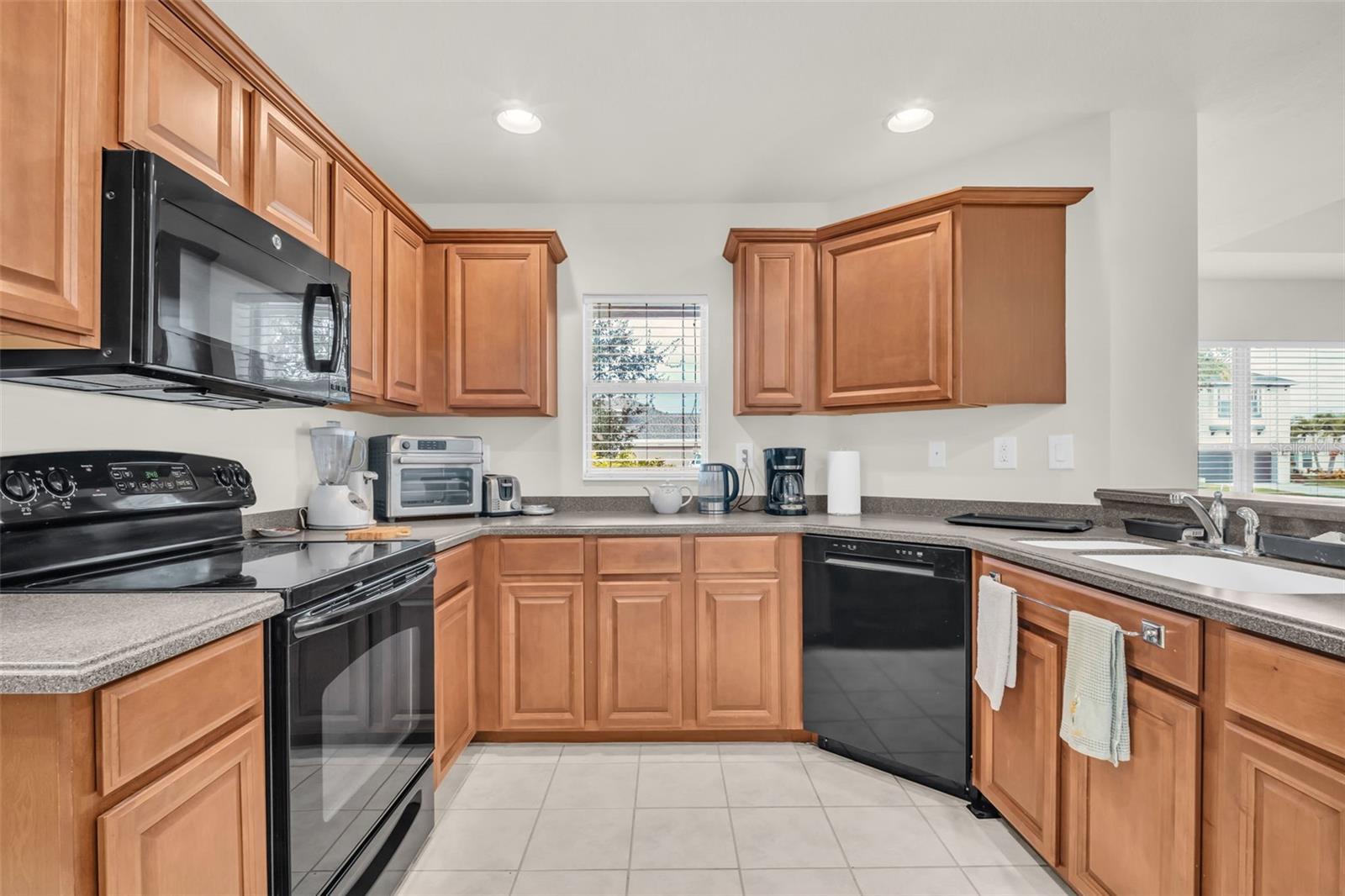 Image 17 of 38 For 7115 50th Avenue Circle E