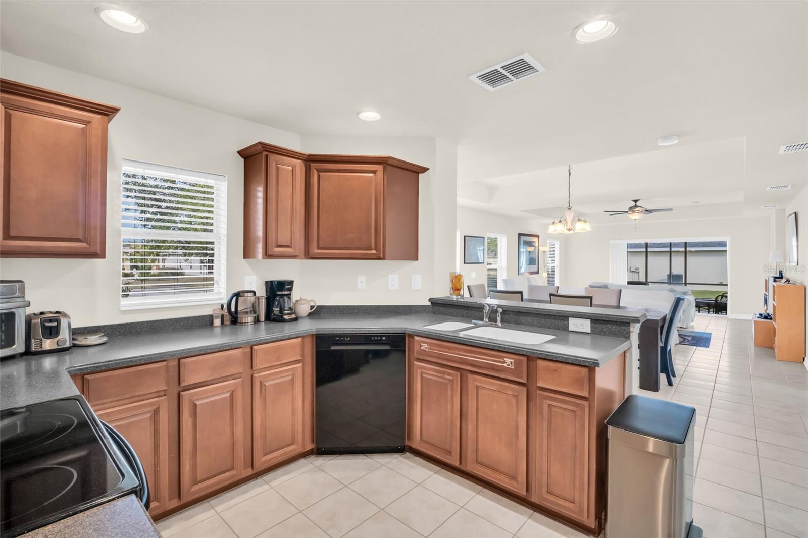 Image 18 of 38 For 7115 50th Avenue Circle E