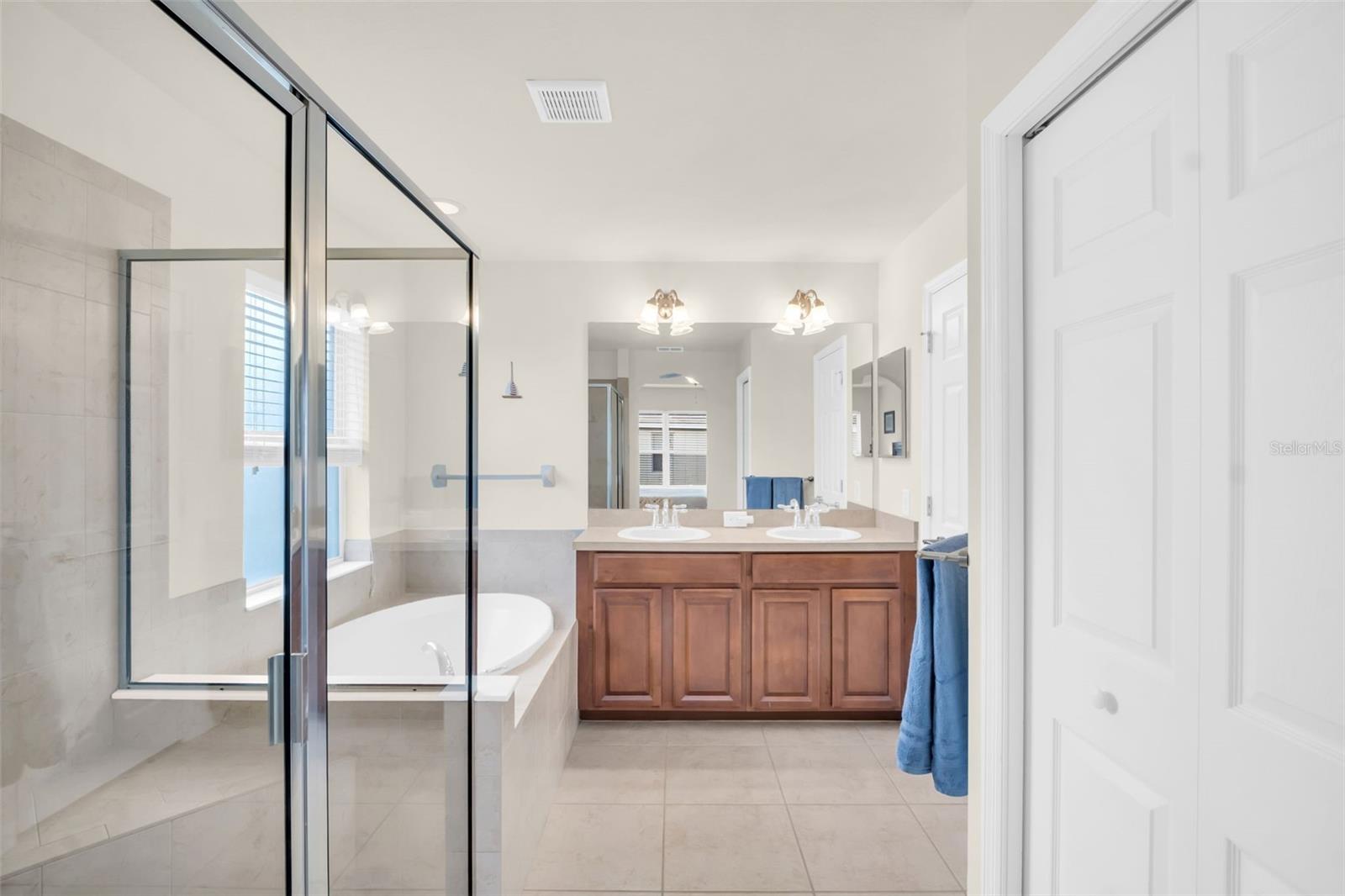 Image 23 of 38 For 7115 50th Avenue Circle E