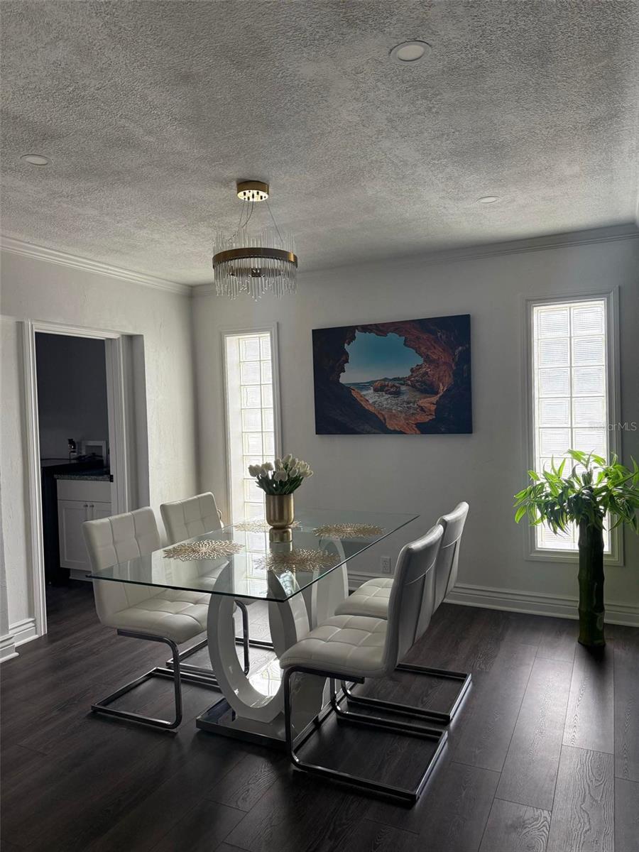 Image 10 of 26 For 1619 Linwood Drive