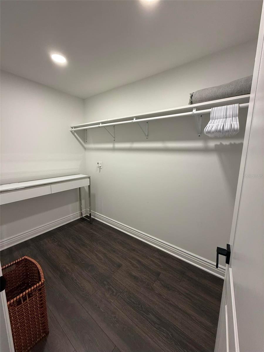 Image 19 of 26 For 1619 Linwood Drive