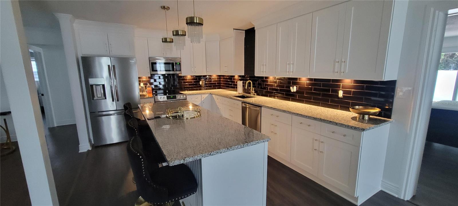 Image 3 of 26 For 1619 Linwood Drive