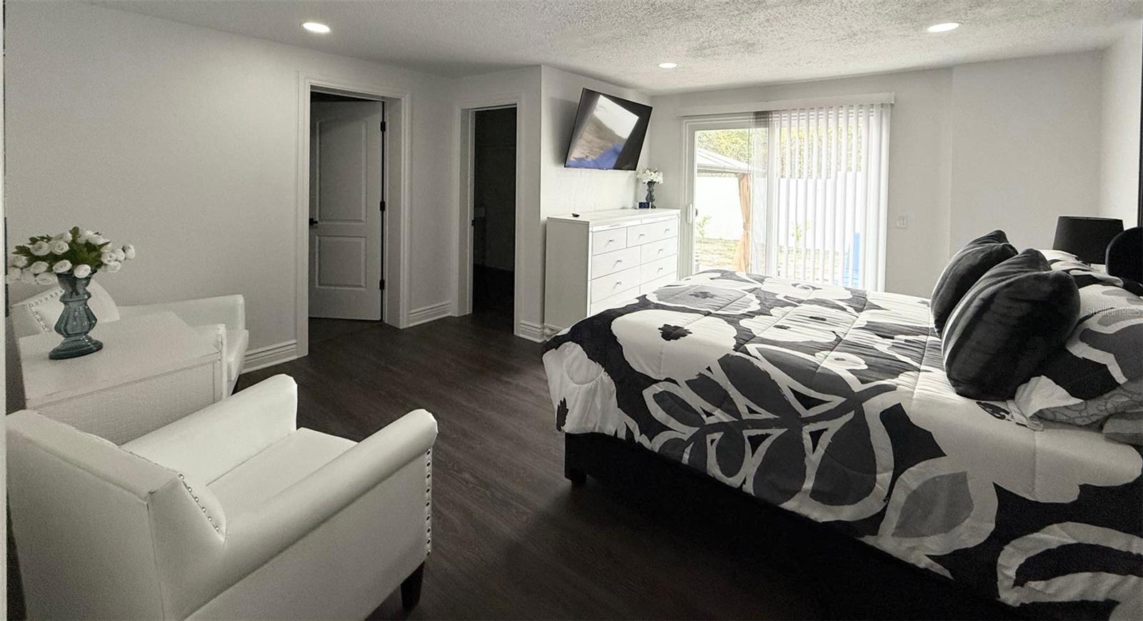 Image 8 of 26 For 1619 Linwood Drive