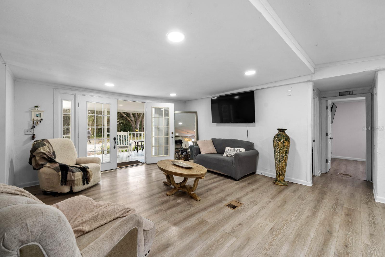 Image 10 of 34 For 34947 Emily Drive