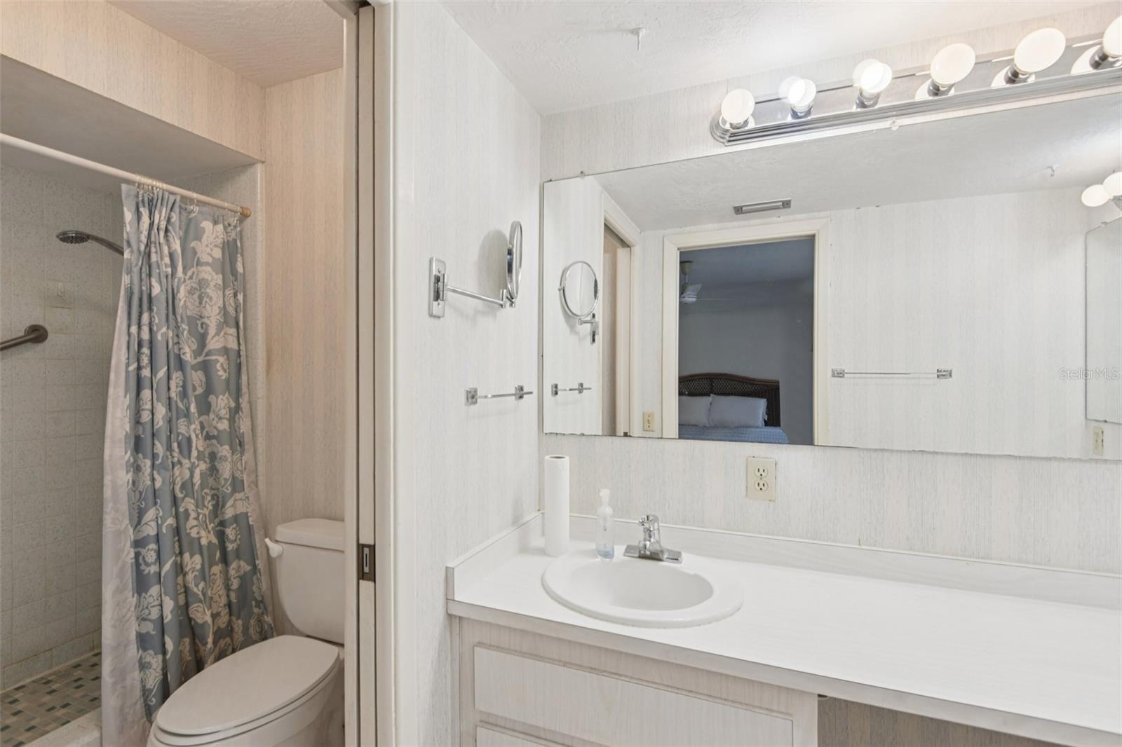 Image 17 of 36 For 350 Florida Boulevard