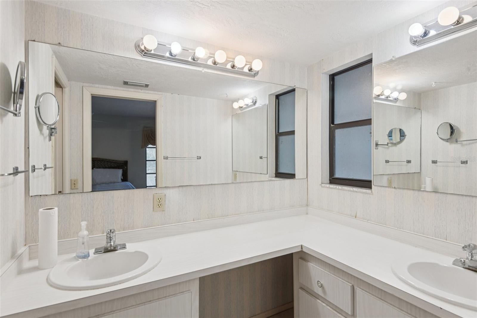 Image 18 of 36 For 350 Florida Boulevard