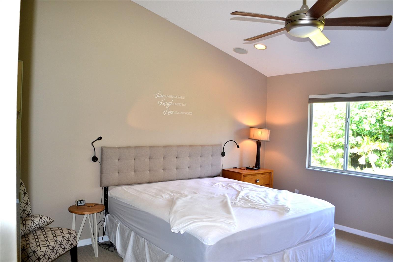 Image 16 of 48 For 11158 Kapok Grand Circle