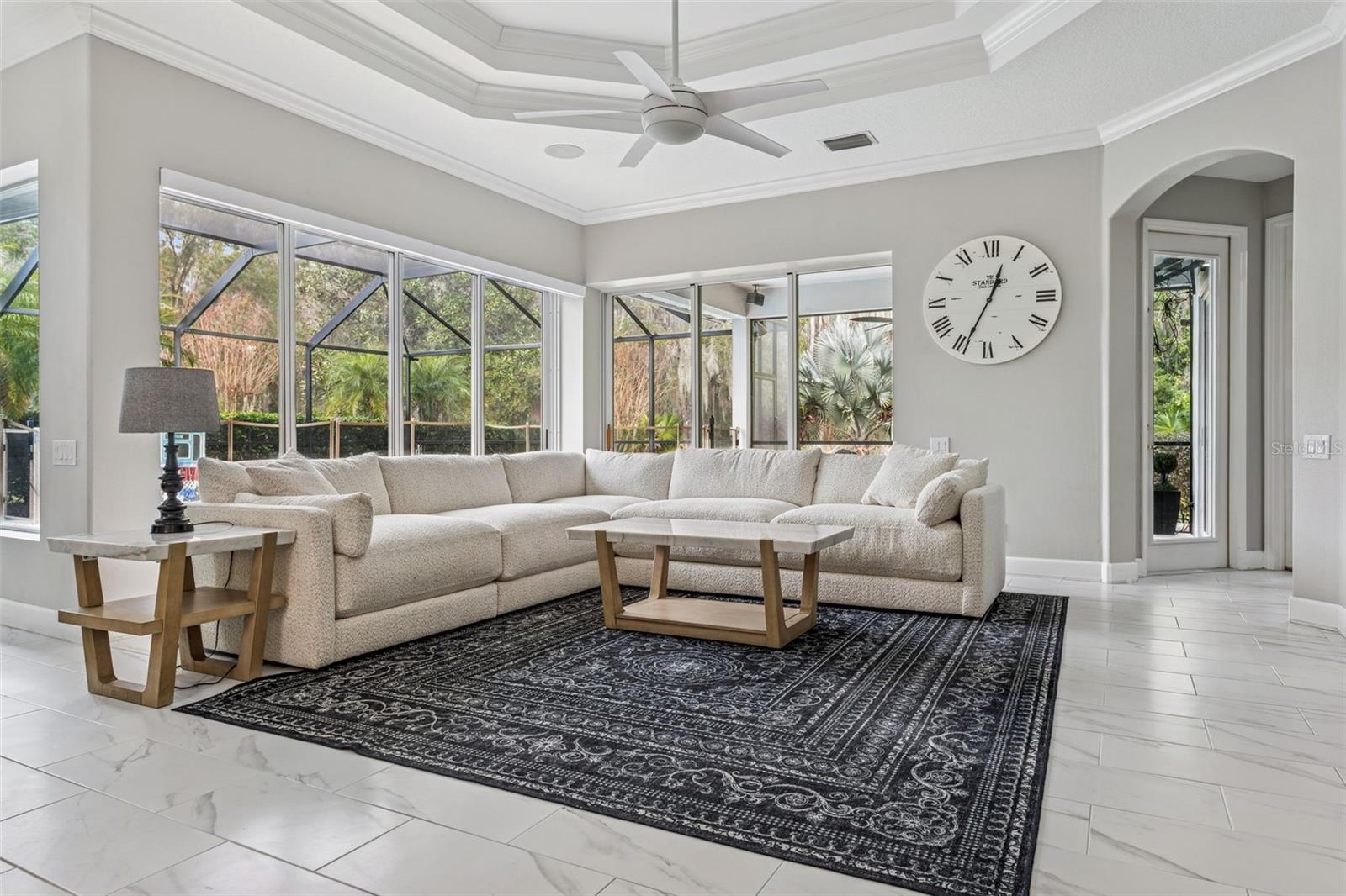 Image 18 of 50 For 21111 Lake Vienna Drive