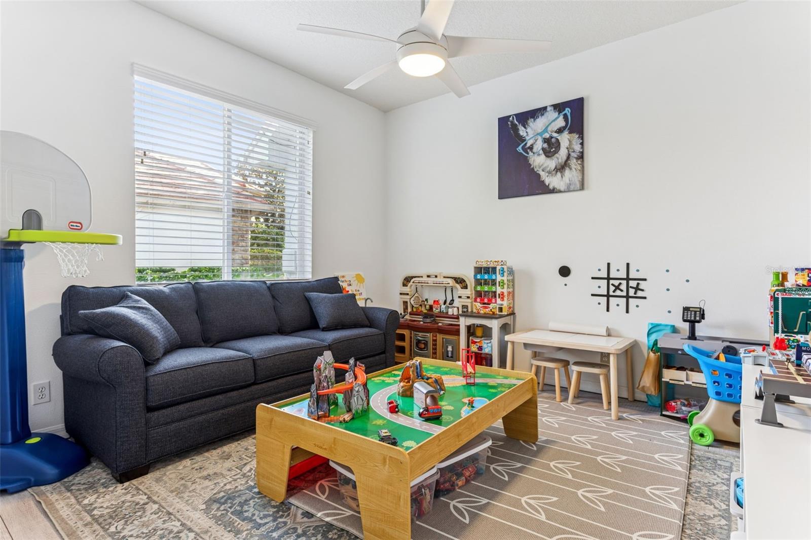 Image 23 of 50 For 21111 Lake Vienna Drive