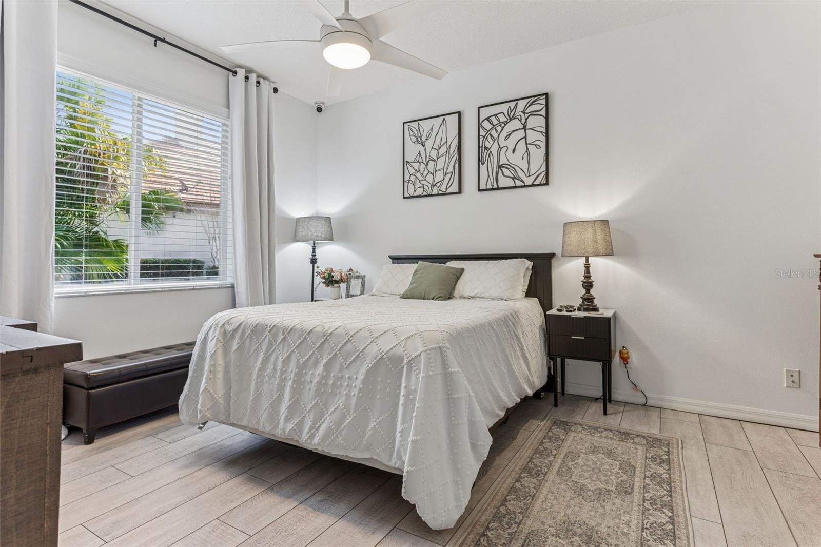 Image 27 of 50 For 21111 Lake Vienna Drive