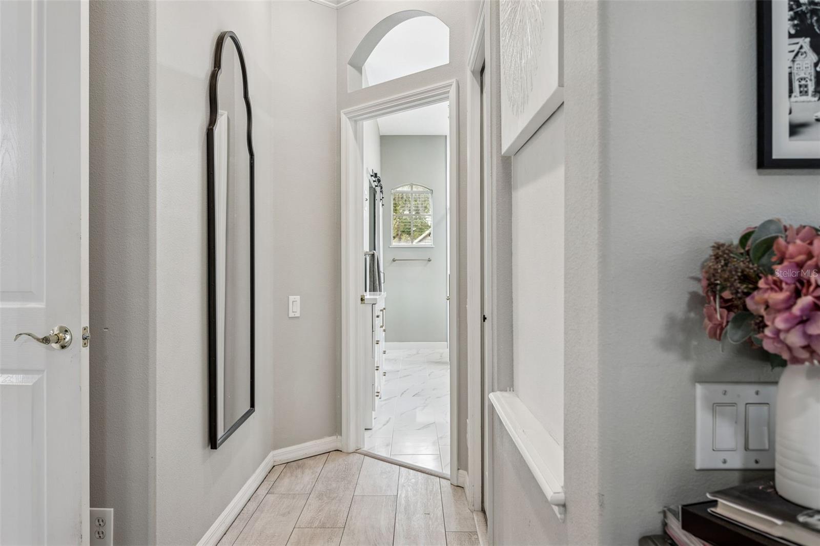 Image 37 of 50 For 21111 Lake Vienna Drive