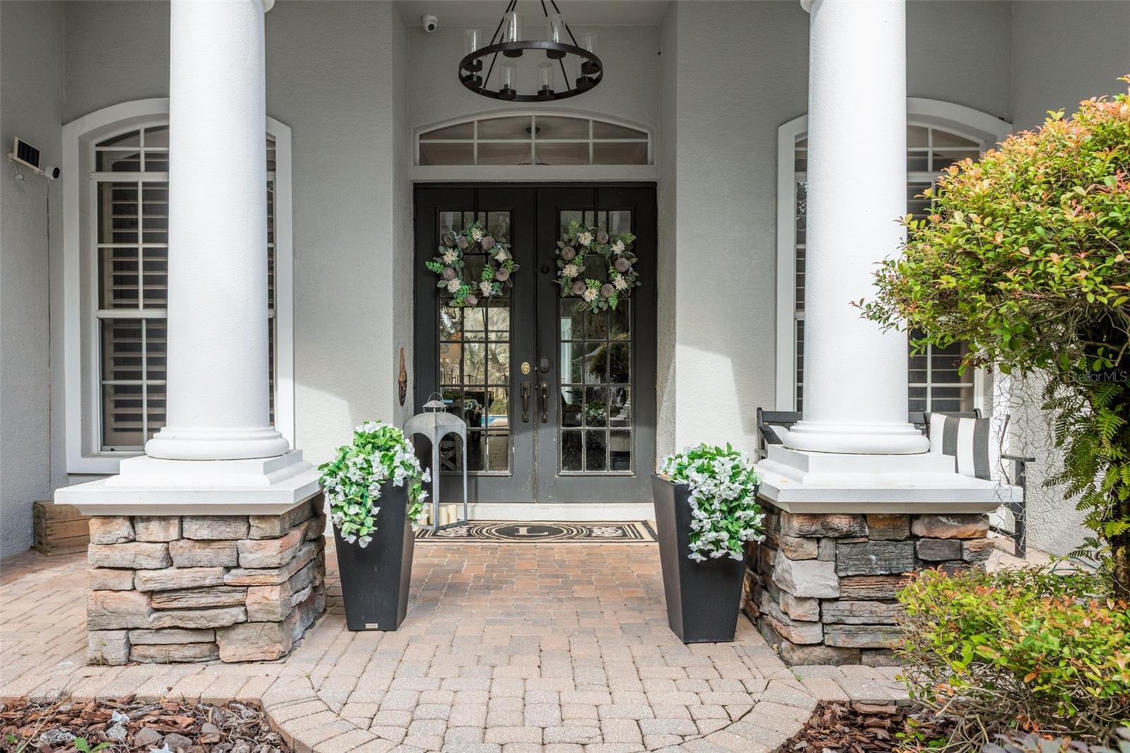 Image 4 of 50 For 21111 Lake Vienna Drive