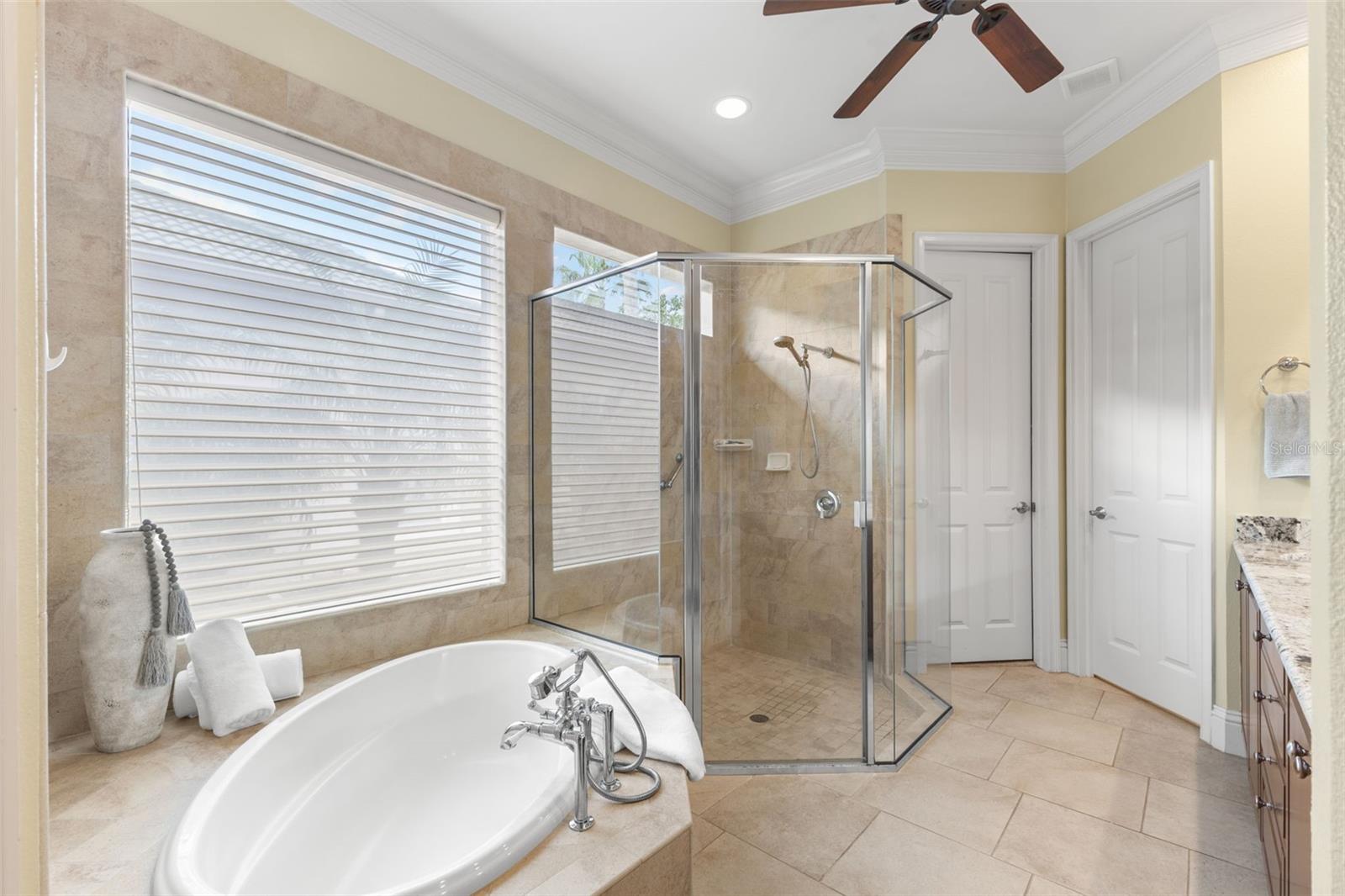 Image 26 of 48 For 11932 Royce Waterford Circle