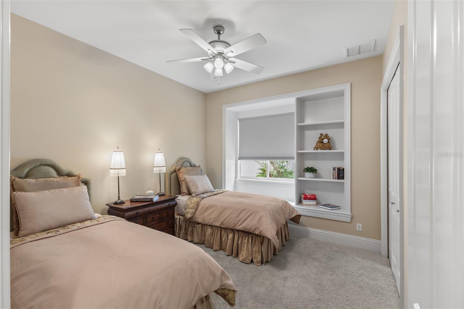 Image 33 of 48 For 11932 Royce Waterford Circle