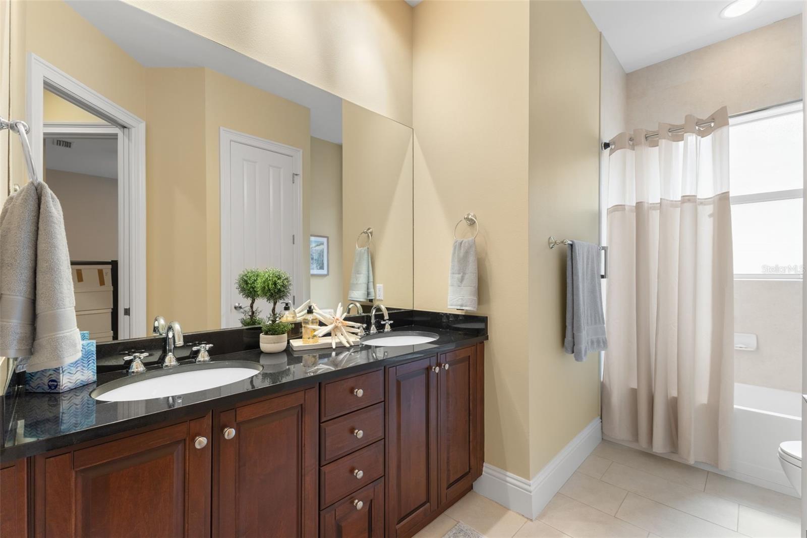 Image 34 of 48 For 11932 Royce Waterford Circle