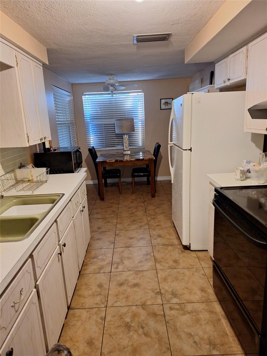 Image 2 of 6 For 1550 Roundtree Road