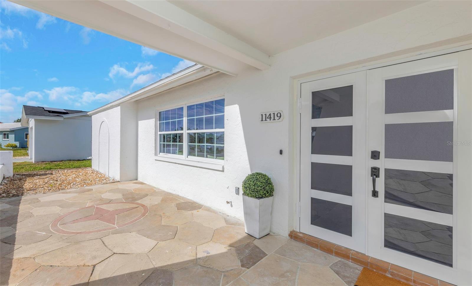 Listing photo id 8 for 11419 47th Avenue N