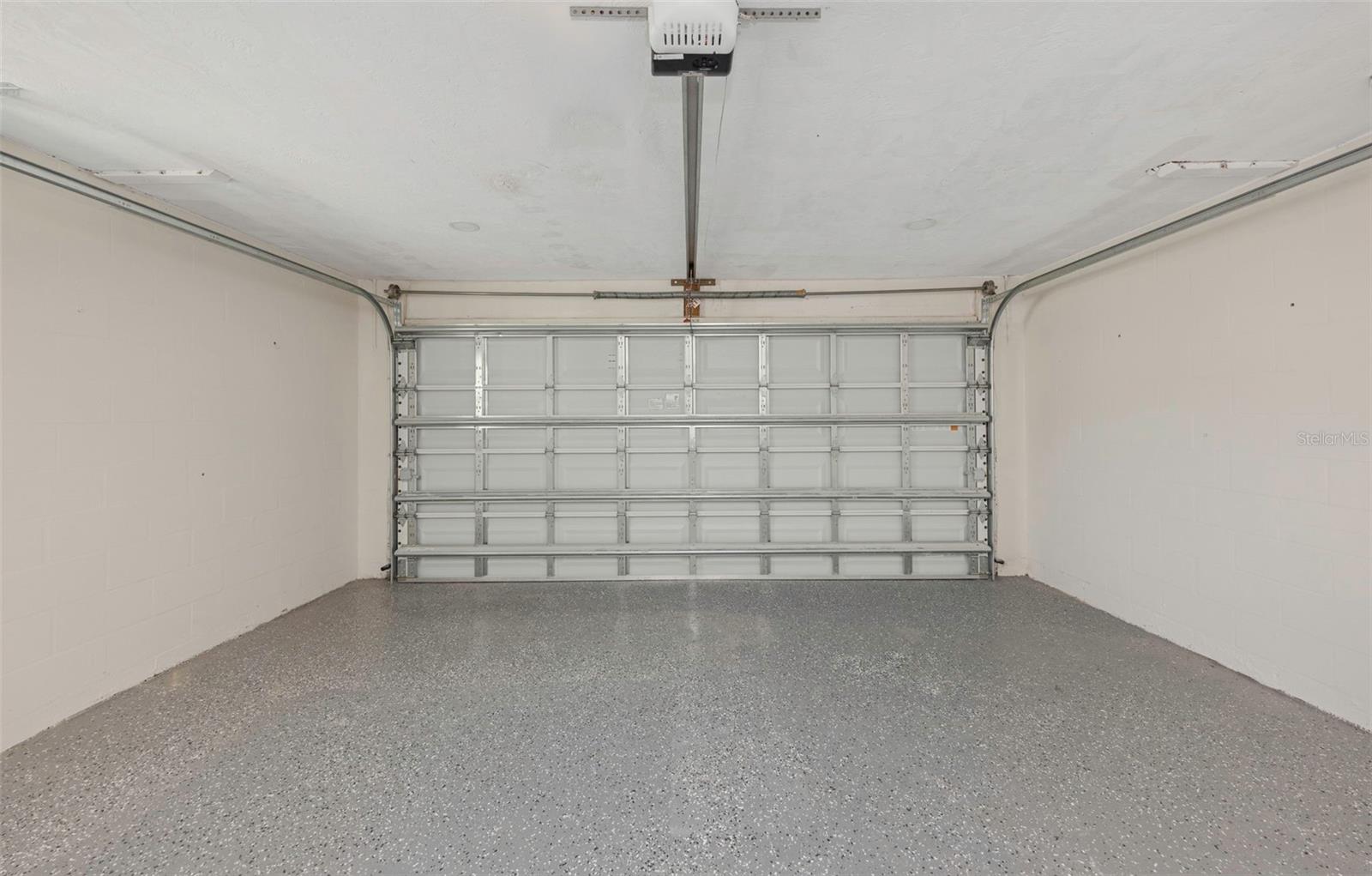 Listing photo id 9 for 11419 47th Avenue N