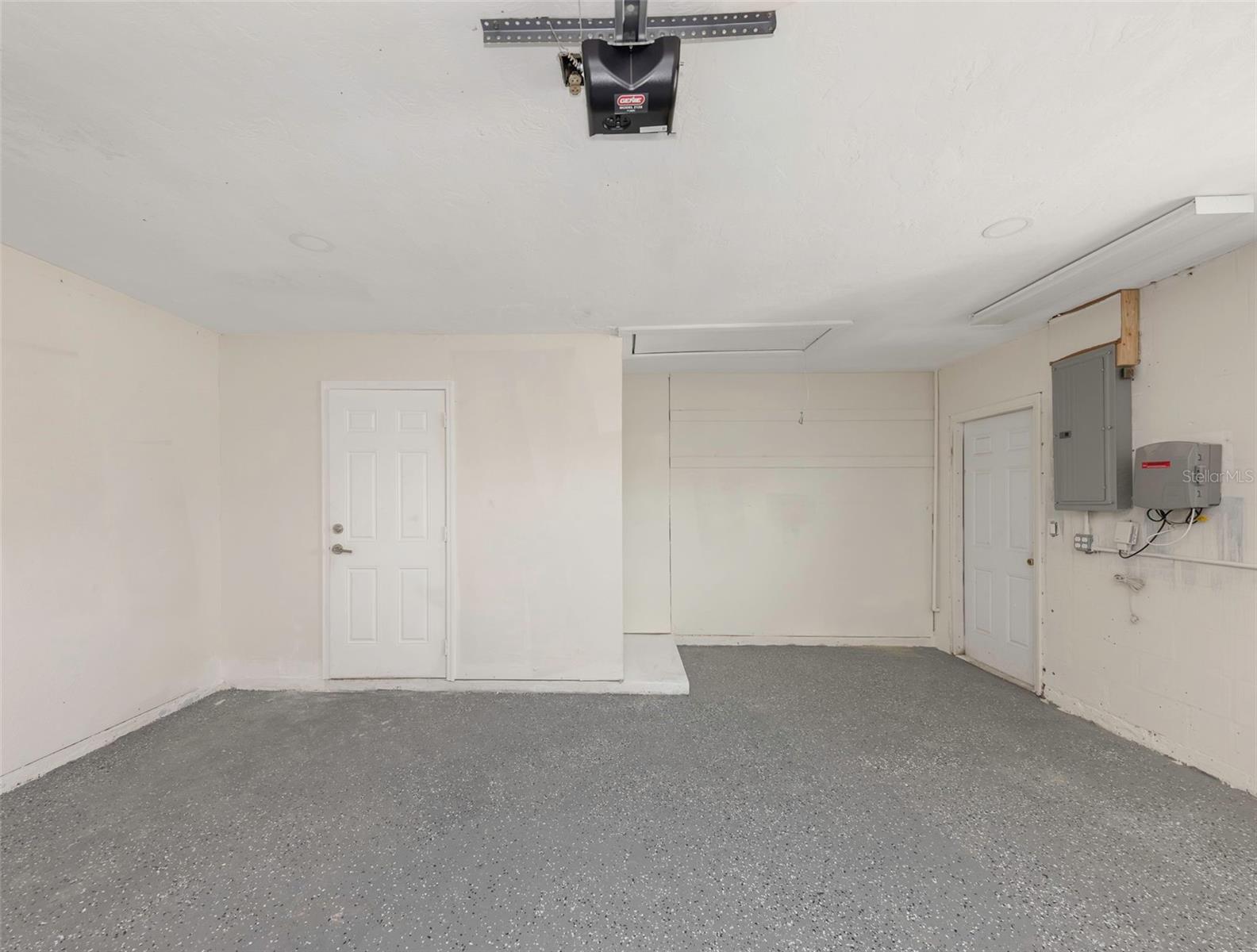 Listing photo id 10 for 11419 47th Avenue N