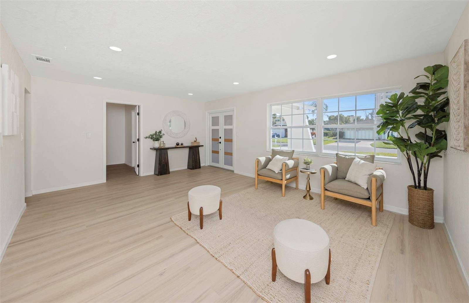 Listing photo id 17 for 11419 47th Avenue N