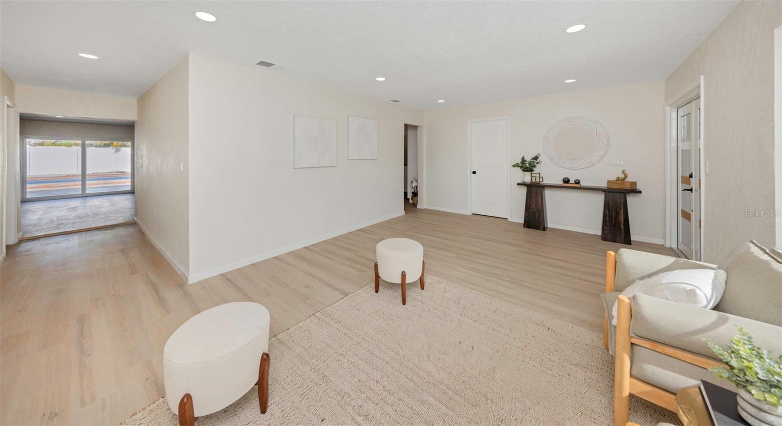 Listing photo id 18 for 11419 47th Avenue N