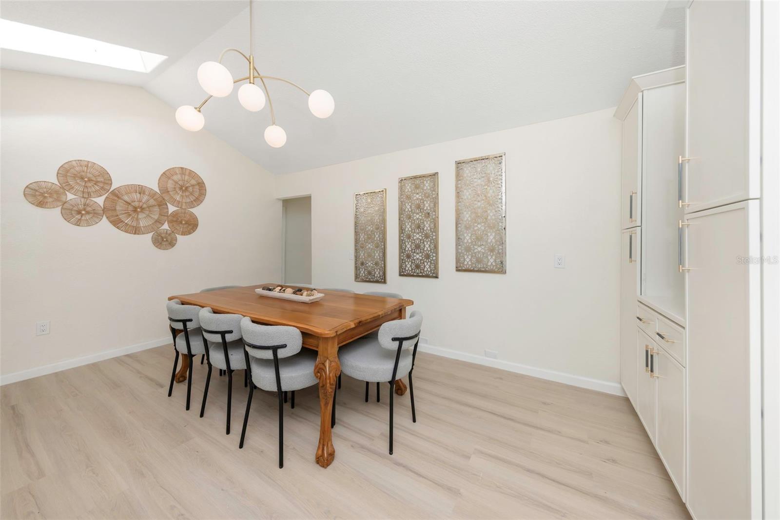 Listing photo id 19 for 11419 47th Avenue N