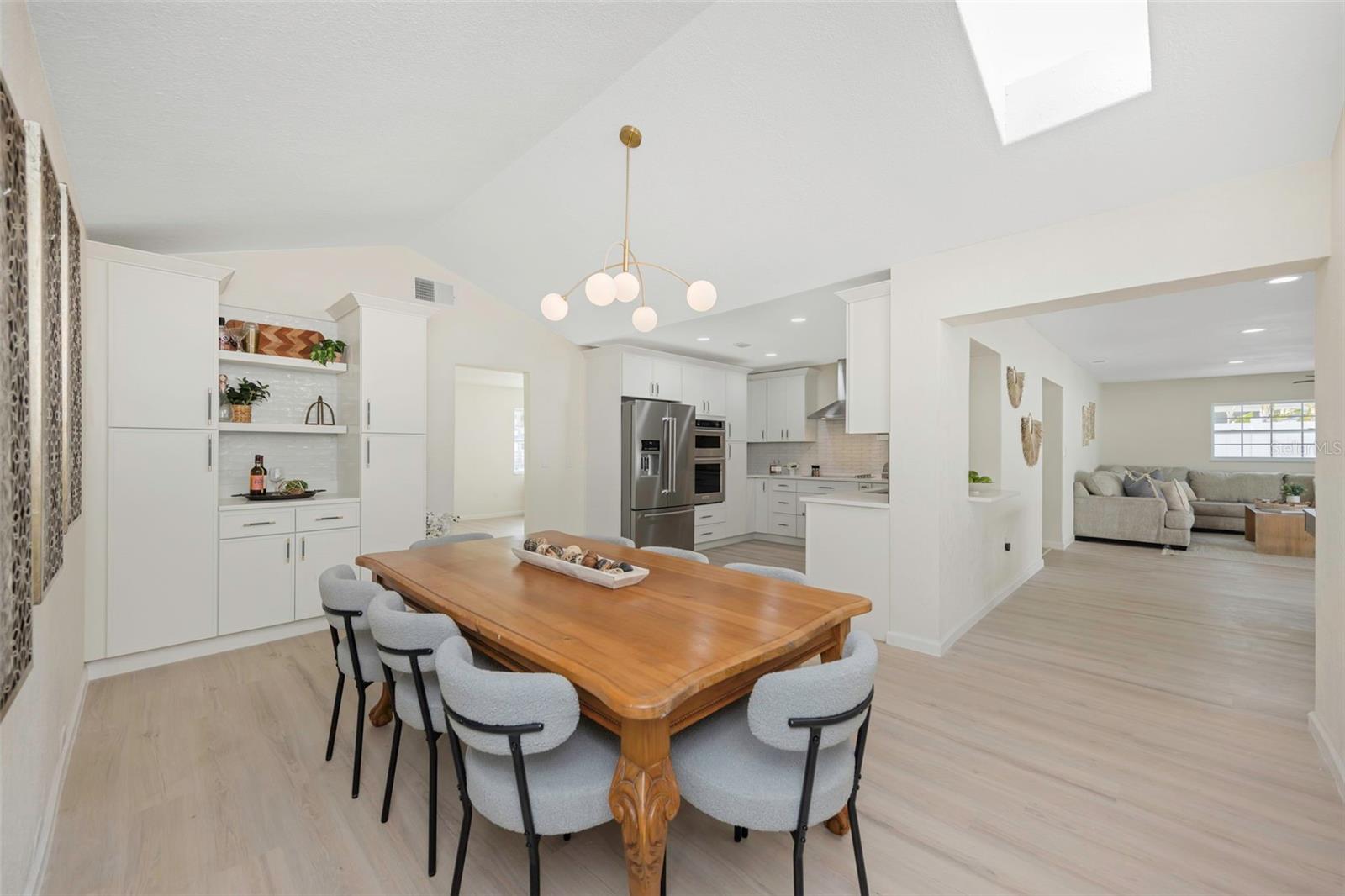 Listing photo id 21 for 11419 47th Avenue N