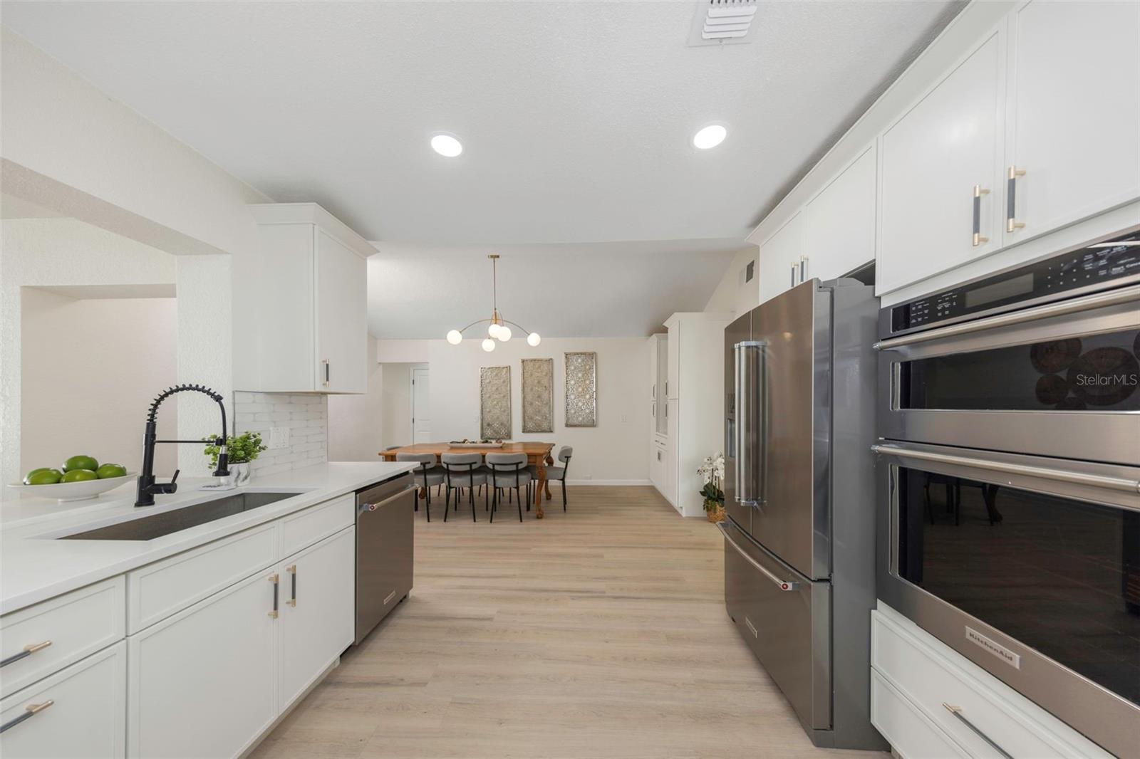 Listing photo id 27 for 11419 47th Avenue N