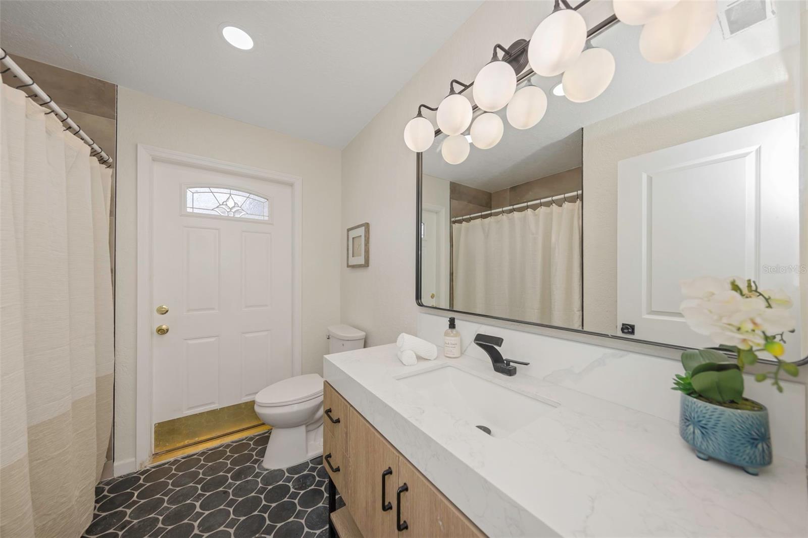 Listing photo id 34 for 11419 47th Avenue N