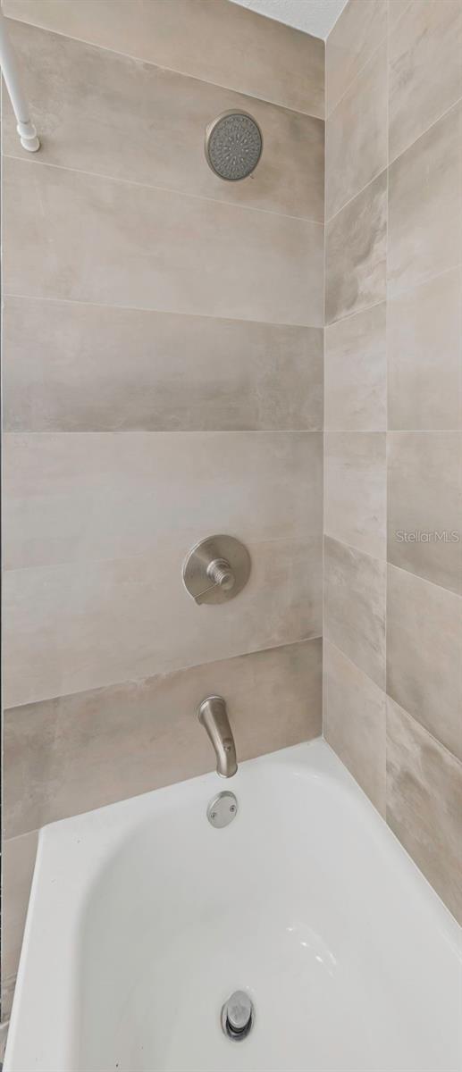 Listing photo id 36 for 11419 47th Avenue N