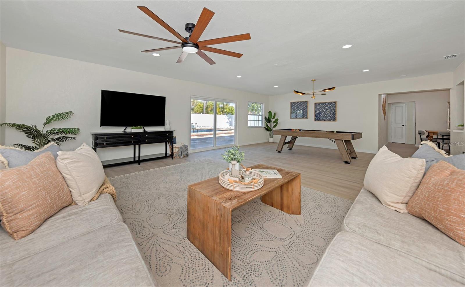 Listing photo id 50 for 11419 47th Avenue N