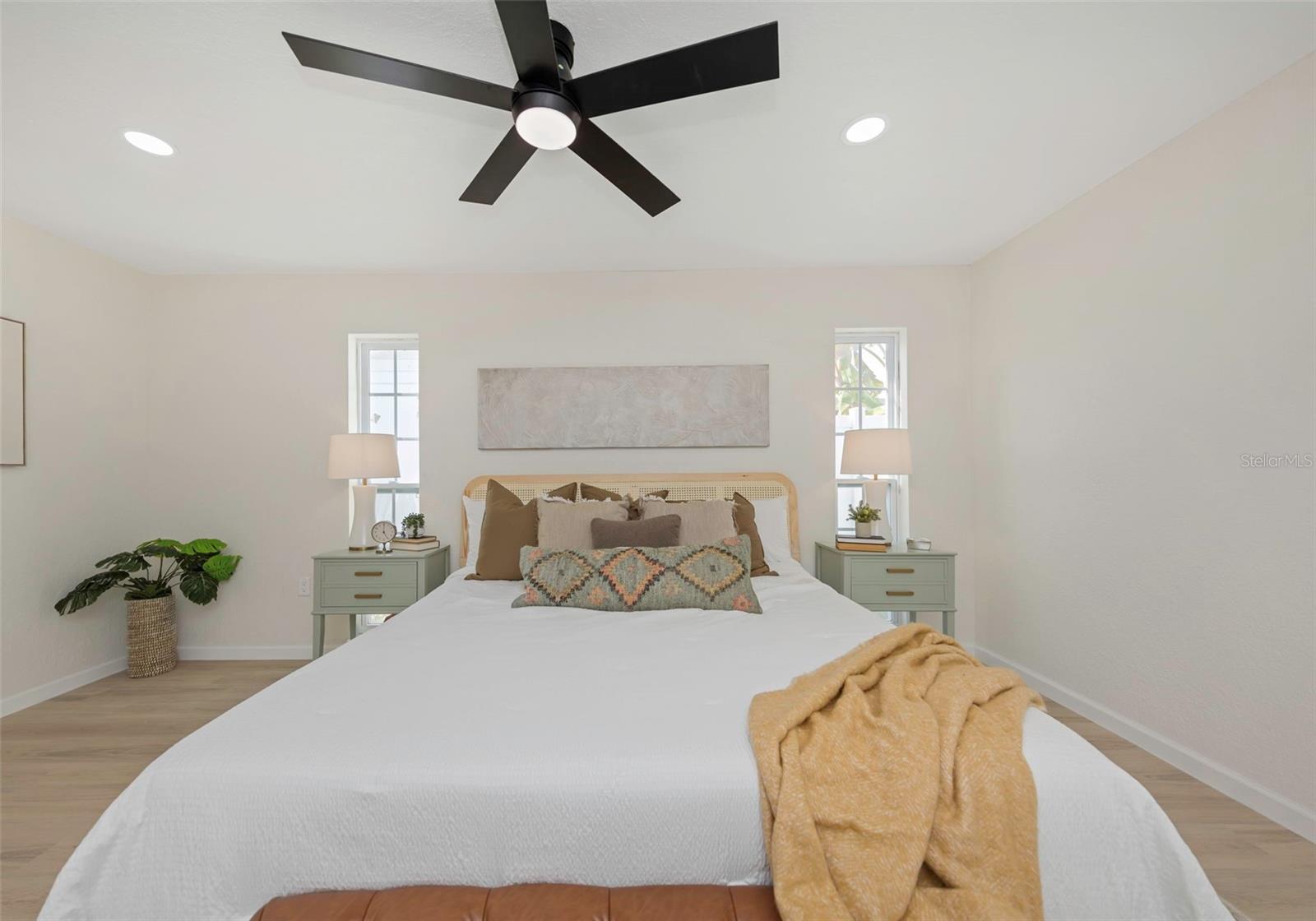 Listing photo id 56 for 11419 47th Avenue N