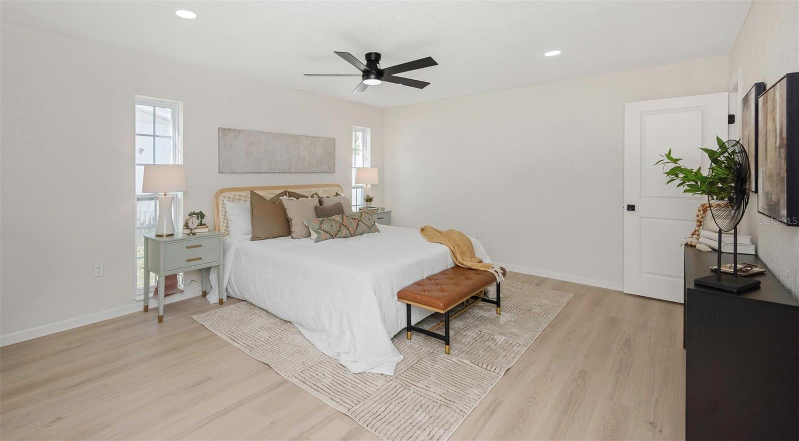 Listing photo id 57 for 11419 47th Avenue N