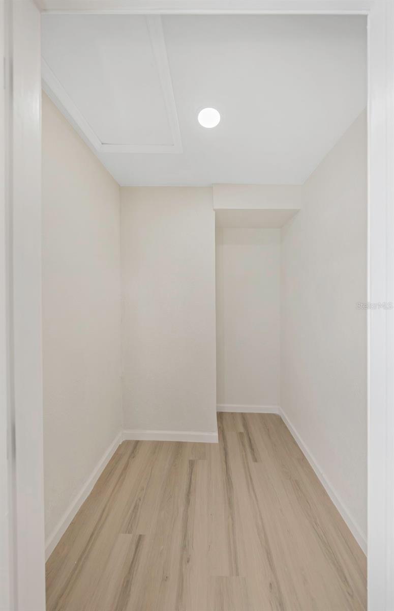 Listing photo id 58 for 11419 47th Avenue N