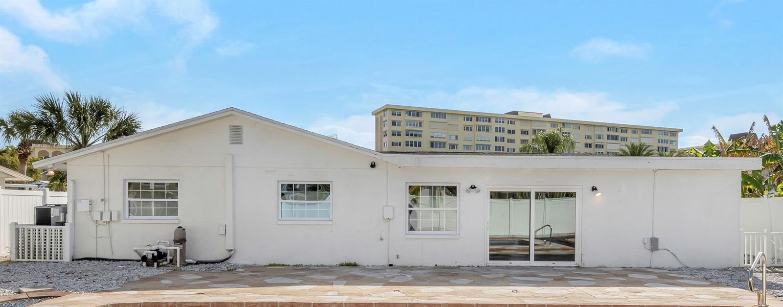 Listing photo id 71 for 11419 47th Avenue N