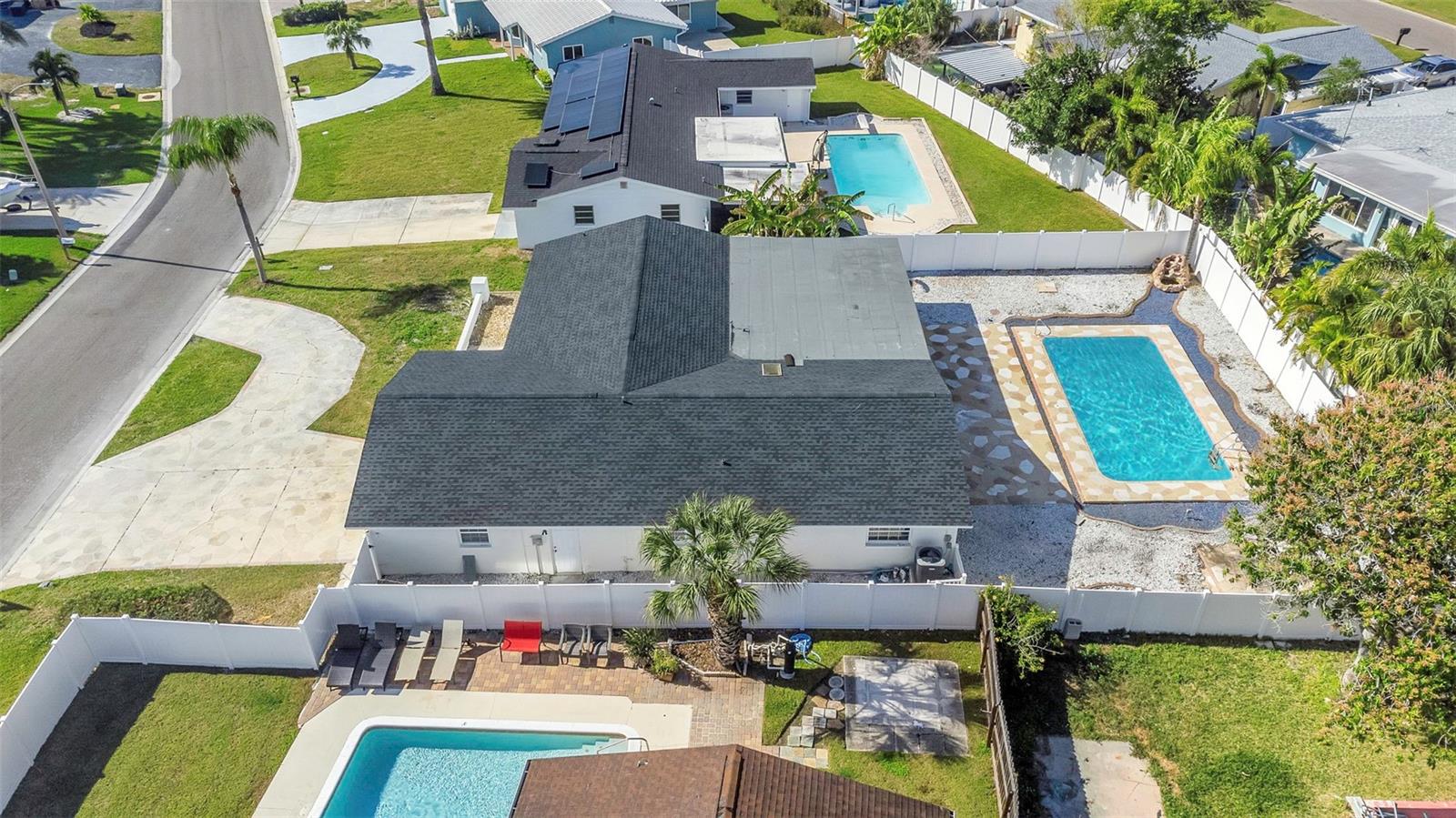 Listing photo id 75 for 11419 47th Avenue N