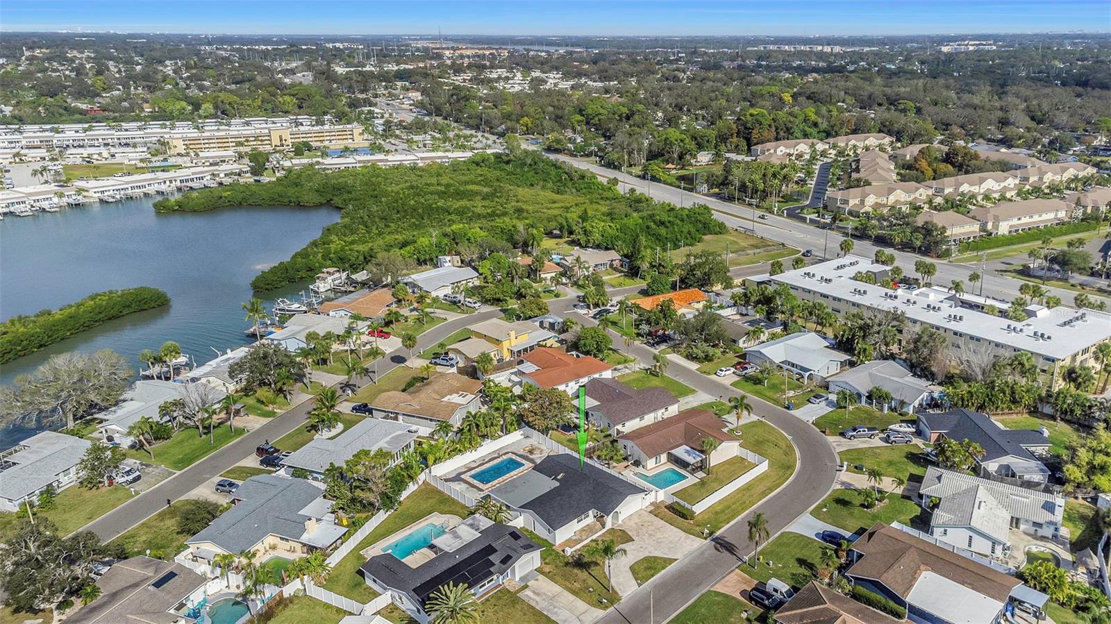 Listing photo id 84 for 11419 47th Avenue N