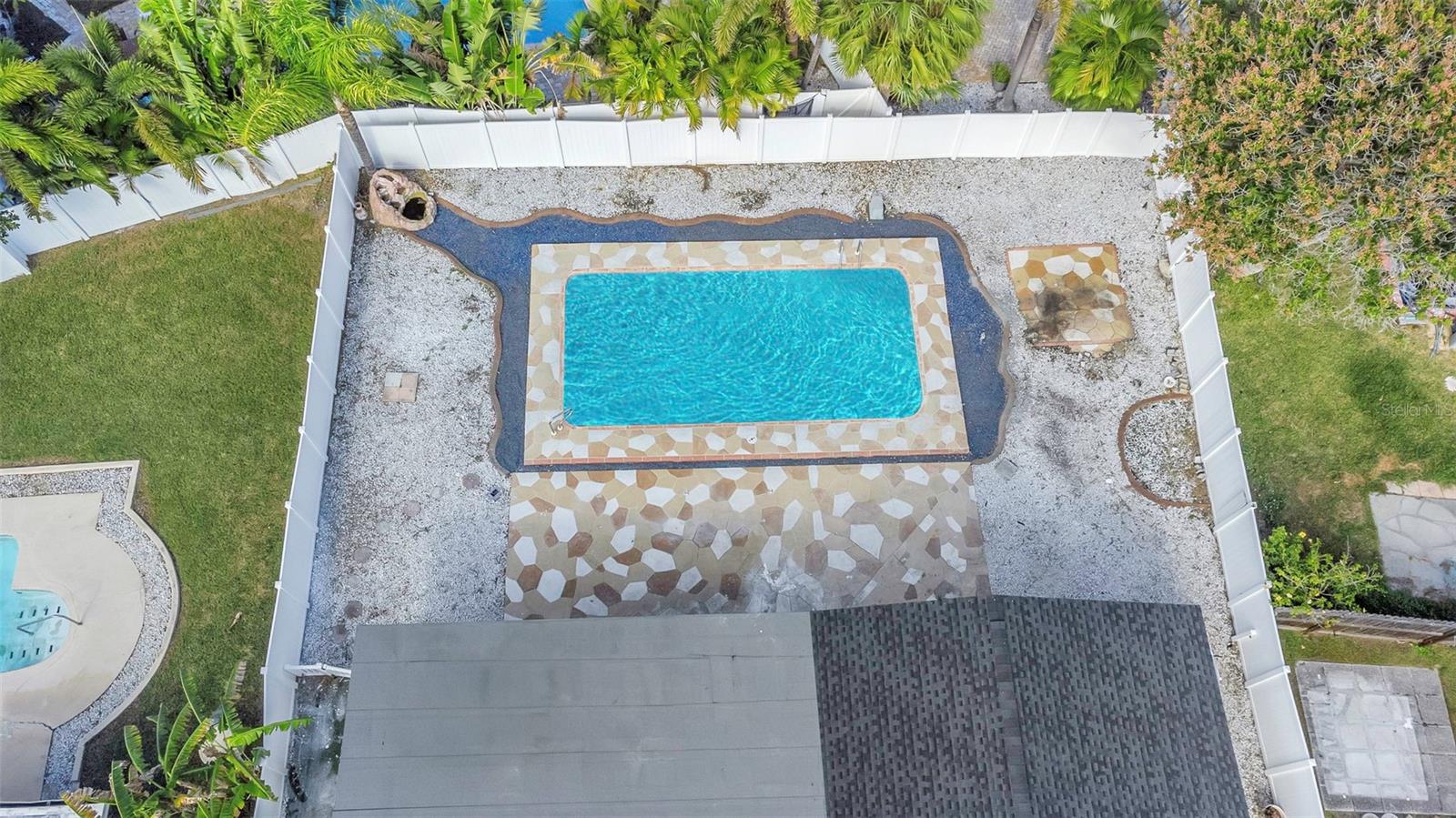 Listing photo id 91 for 11419 47th Avenue N