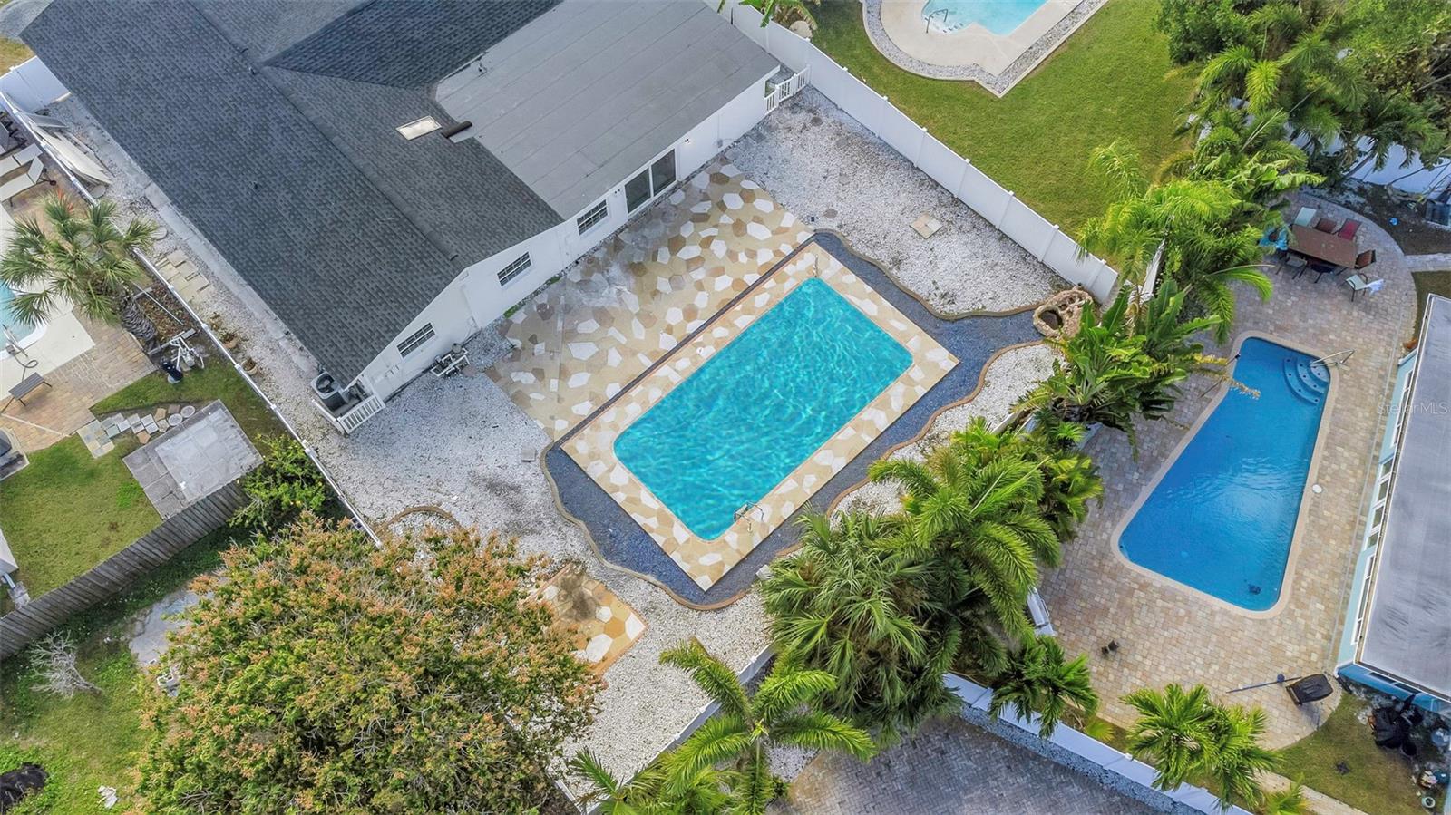 Listing photo id 94 for 11419 47th Avenue N