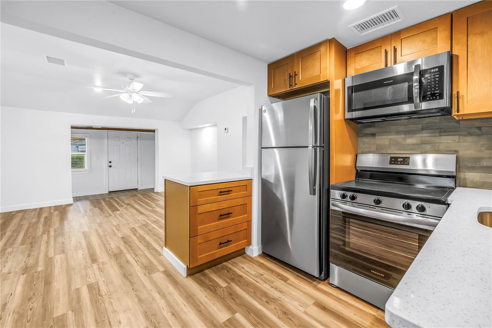 Image 12 of 42 For 8616 Orangeview Avenue