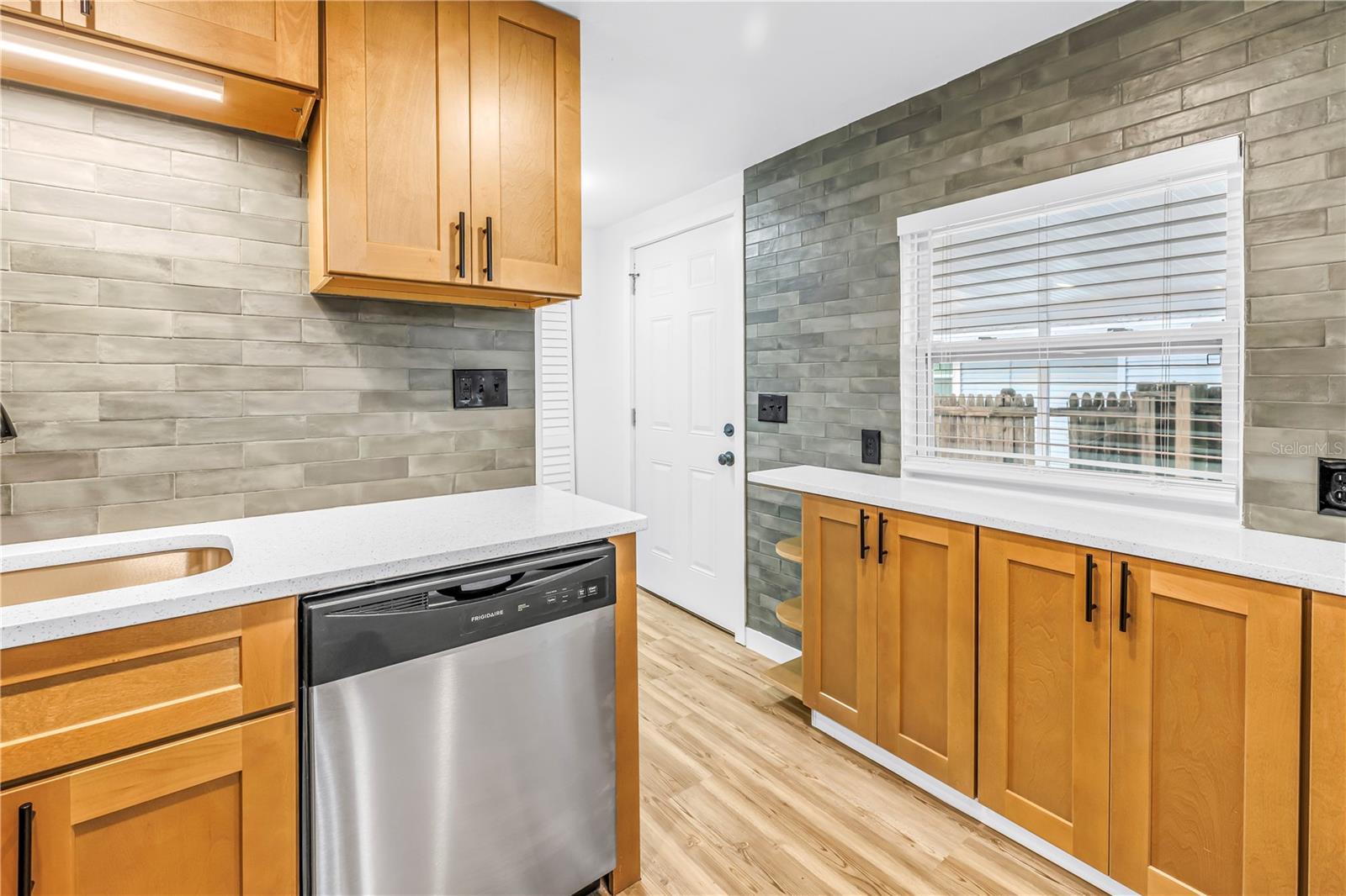 Image 13 of 42 For 8616 Orangeview Avenue