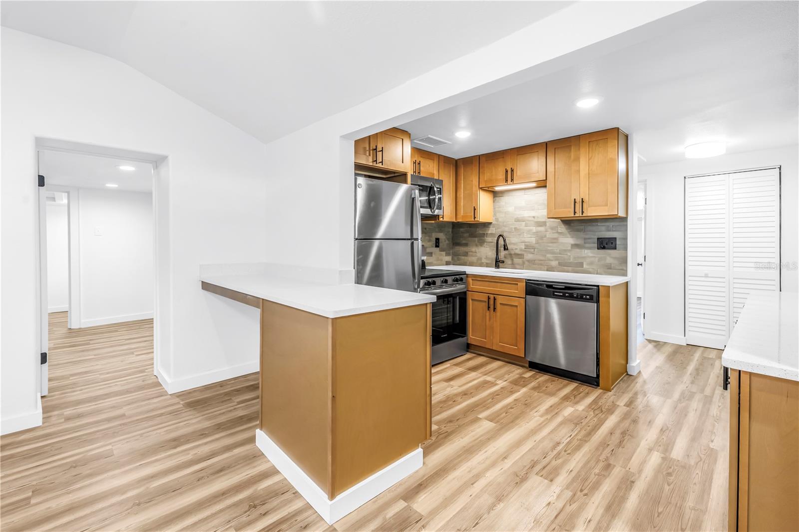 Image 16 of 42 For 8616 Orangeview Avenue