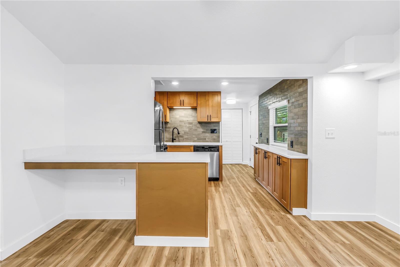 Image 17 of 42 For 8616 Orangeview Avenue