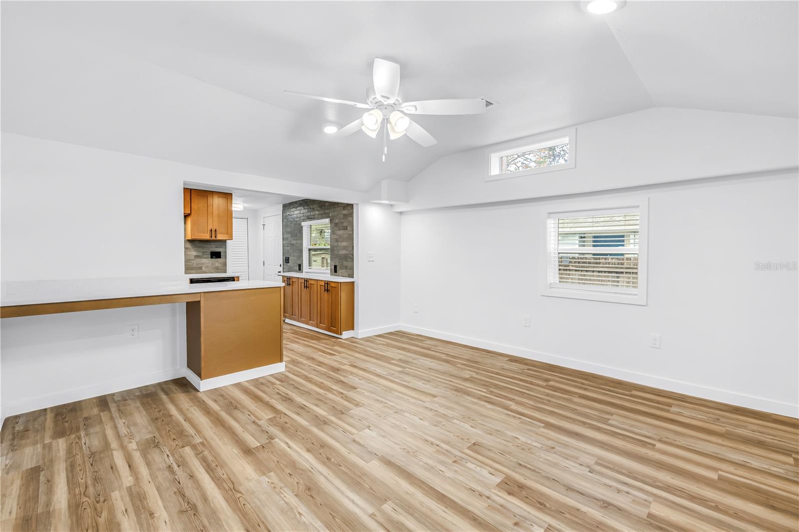 Image 18 of 42 For 8616 Orangeview Avenue