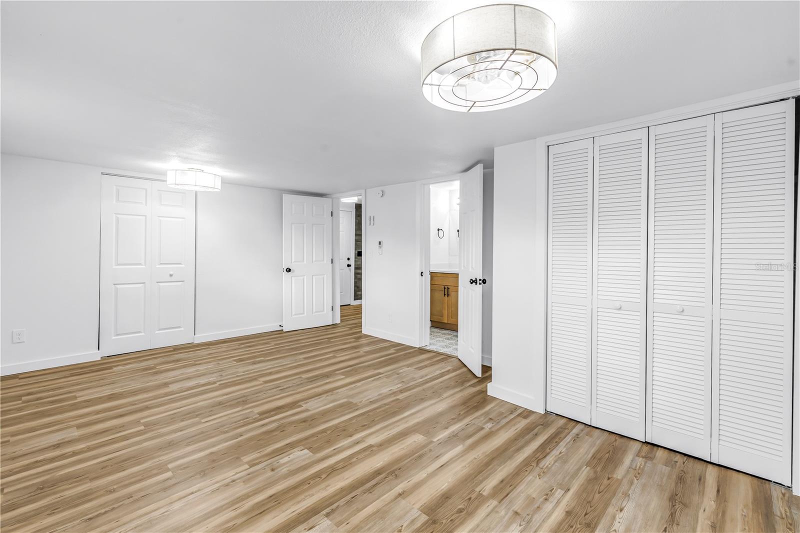 Image 33 of 42 For 8616 Orangeview Avenue