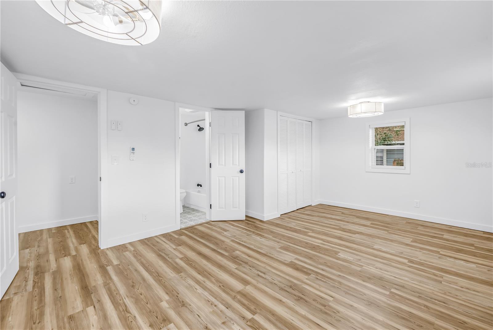 Image 34 of 42 For 8616 Orangeview Avenue