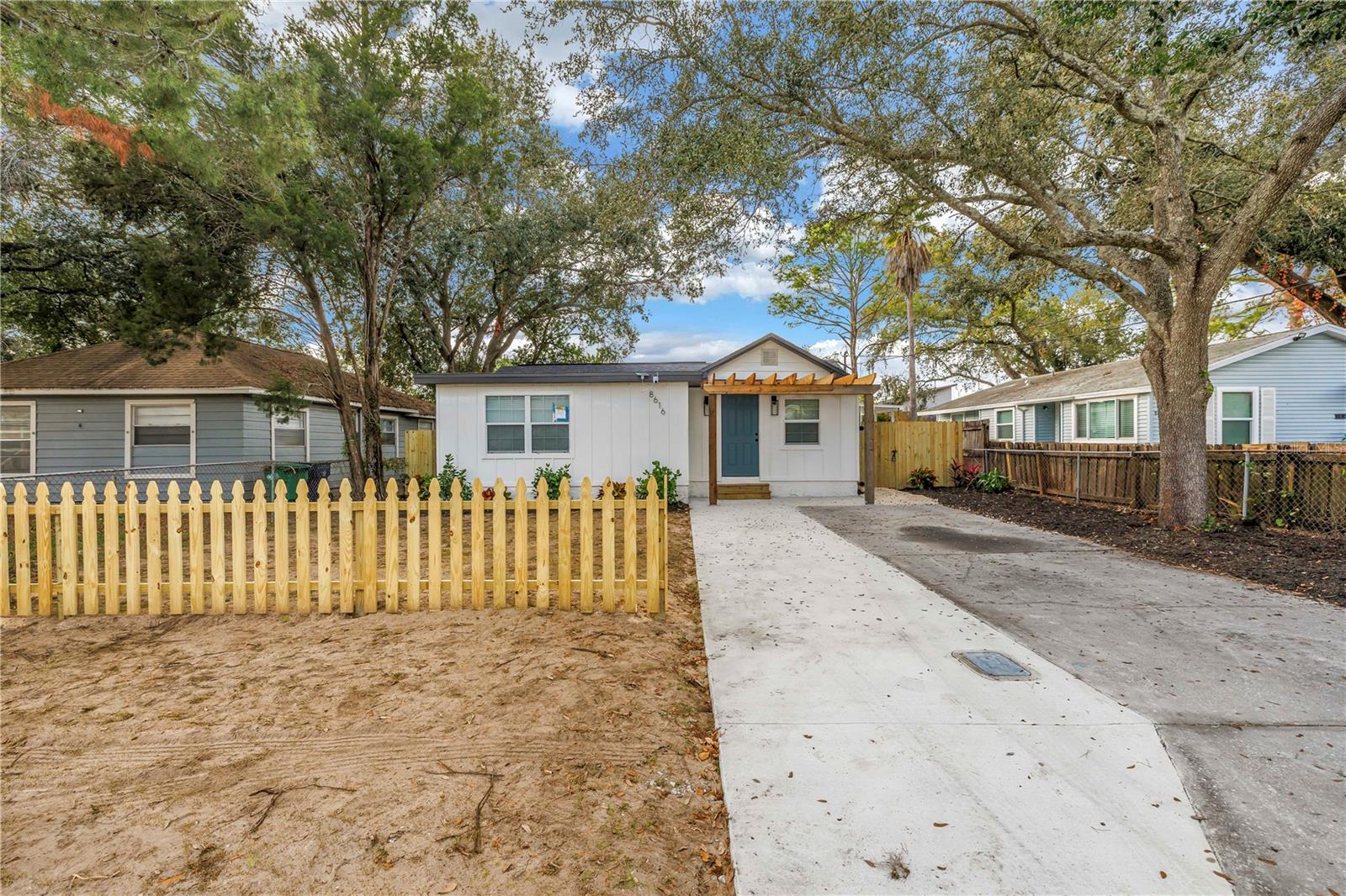 Image 5 of 42 For 8616 Orangeview Avenue