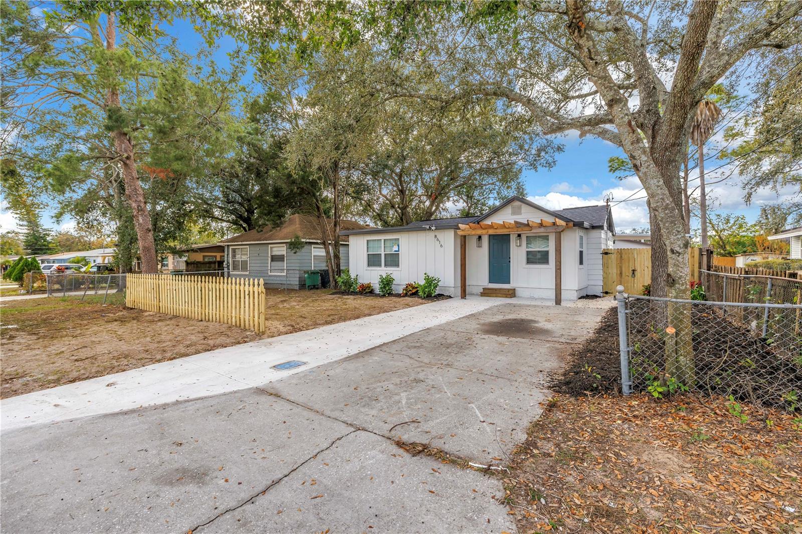 Image 6 of 42 For 8616 Orangeview Avenue